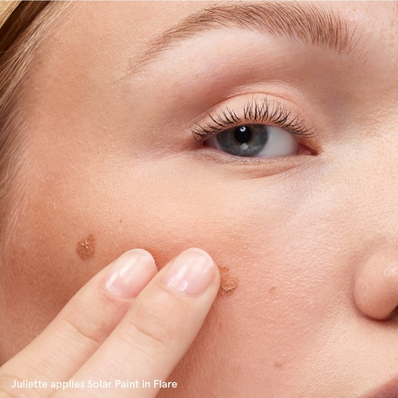 Glossier Solar Luminous Bronzer - Picture 3 of 6